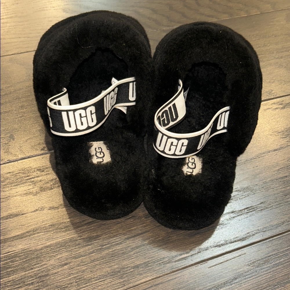 NWOT UGG Black Furry Slippers - Picture 6 of 6